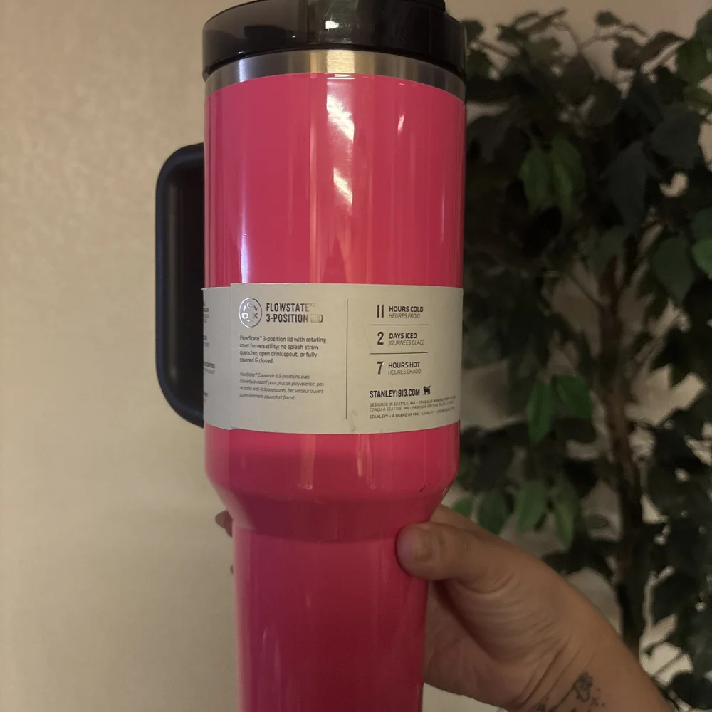 Stanley Bright Pink Quencher H2.0 Tumbler - Picture 2 of 2